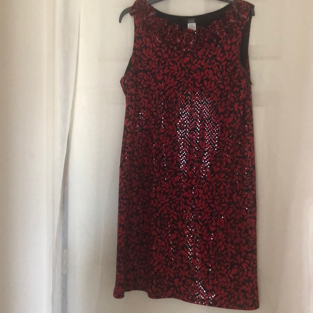 sleeveless dress
